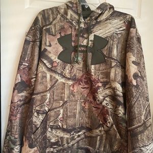 Under Armour hooded sweatshirt